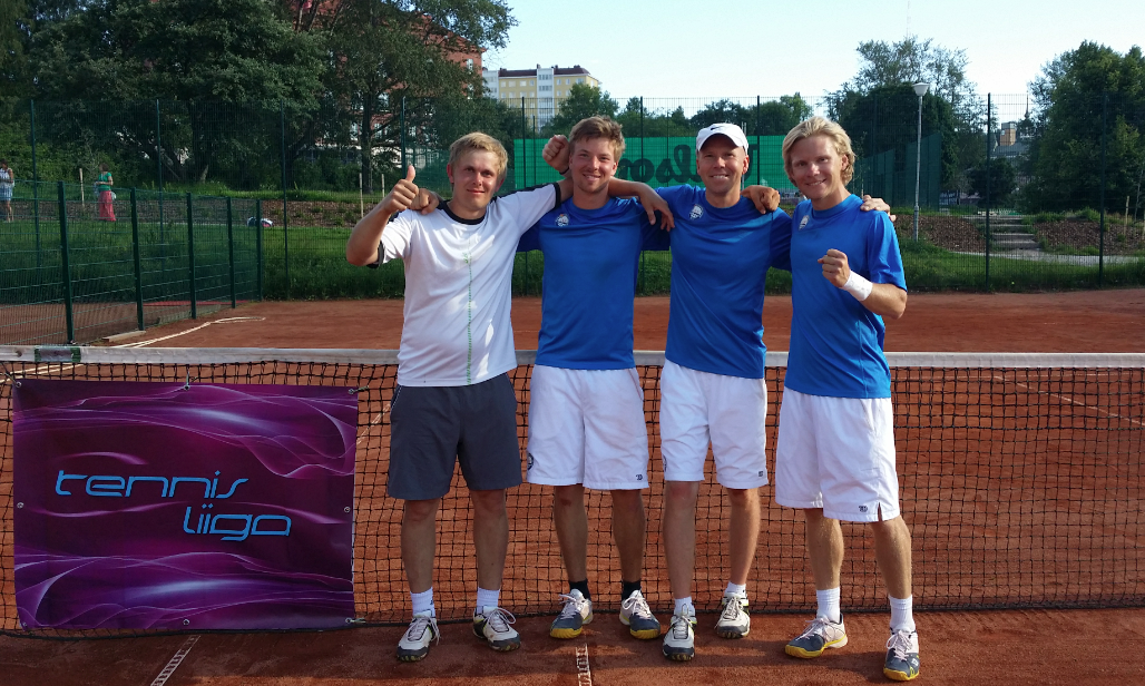 Miesten edustusjoukkue: Juuso, Joonas, Markku ja Tommi 2014